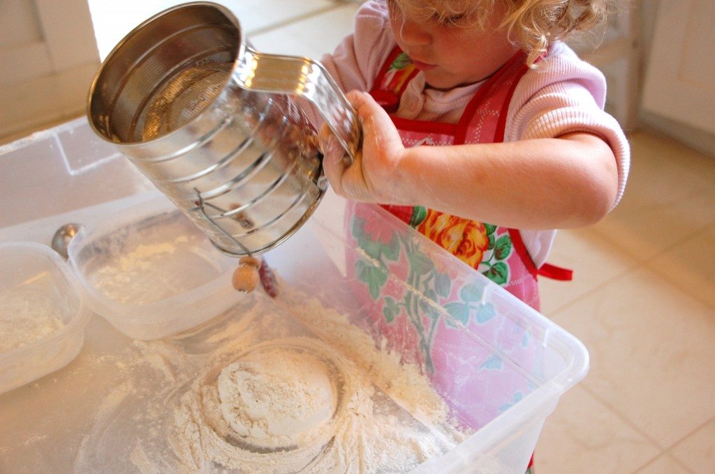 The 9 Best Flour Sifters Of 2023—Electric, Crank, Sieve Flour Sifters