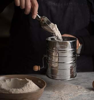  Natizo Stainless Steel 3-Cup Flour Sifter - Lid and Bottom  Cover - No More Mess In Your Kitchen : Home & Kitchen